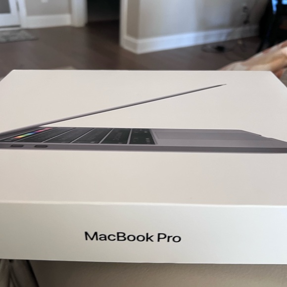 2019 Apple MacBook Pro 13-inch. - Picture 4 of 5